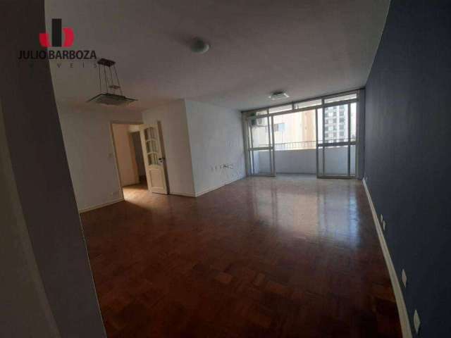 Apartamento com 102m², com 3 dormitórios, sacada e 1 vaga de garagem demarcada