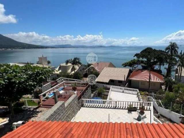 Casa com 3 quartos à venda na Rua 1682, 24, Praia de Fora, Palhoça, 200 m2 por R$ 630.000