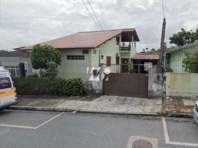 Casa com 4 quartos à venda na Rua Celso Bayma, 761, Barreiros, São José por R$ 990.000