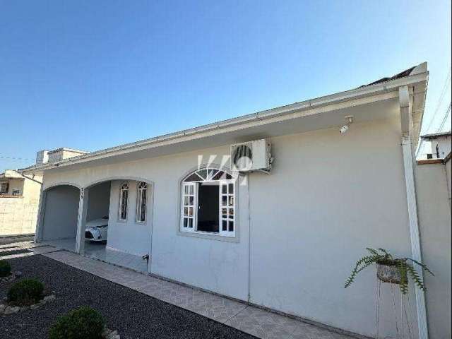 Casa com 3 quartos à venda na Rua Frei Henrique de Coimbra, 270, Barra do Aririú, Palhoça, 143 m2 por R$ 689.000