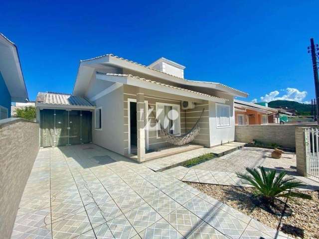 Casa com 2 quartos à venda na Rua Alagoas, 49, São Sebastião, Palhoça, 90 m2 por R$ 692.000