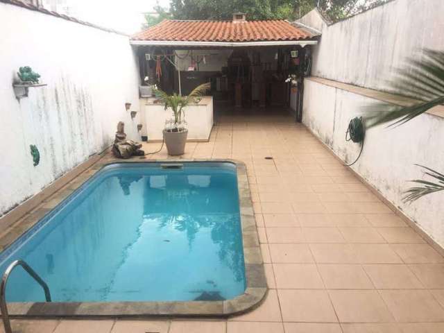 Casa com 3 dormitórios à venda, 270 m² por R$ 880.000,00 - Vila Galvão - Guarulhos/SP