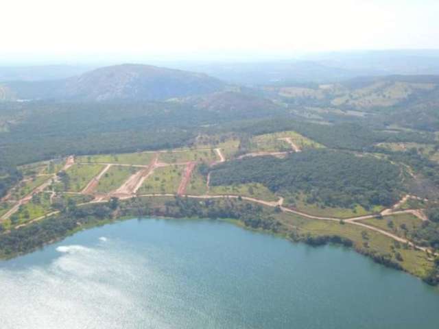 Lote de Marina em condomínio de alto padrão.