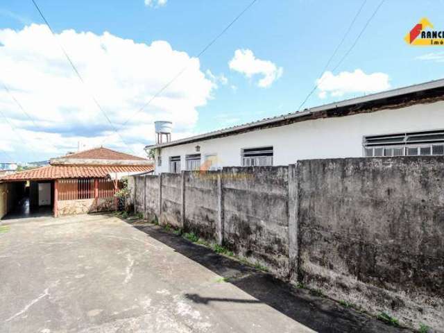 Casa à venda, 3 quartos, 4 vagas, Bom Pastor - Divinópolis/MG