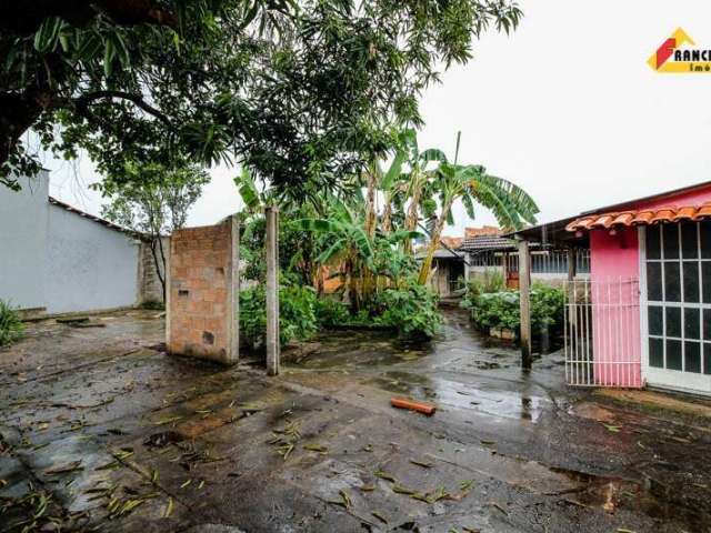 Casa à venda, 3 quartos, 3 vagas, Quintino - Divinópolis/MG