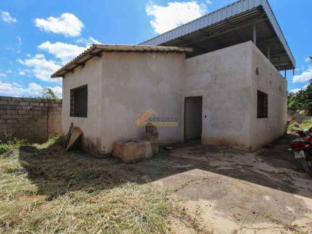 Casa à venda, 3 quartos, 1 suíte, 5 vagas, São Geraldo - Divinópolis/MG