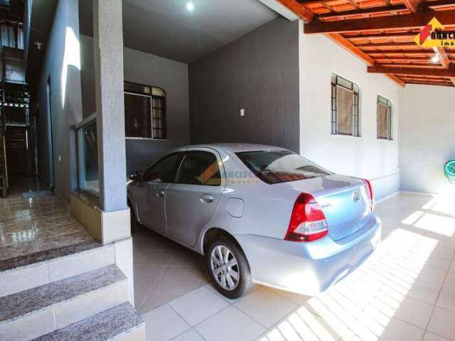 Casa à venda, 5 quartos, 2 suítes, 2 vagas, Sagrada Família - Divinópolis/MG