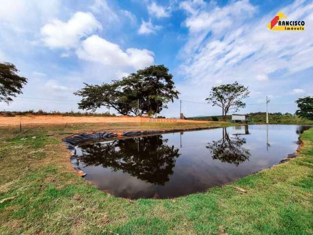 Fazenda à venda, 2 quartos, Comunidade dos Quilombos - Santo Antônio dos Campos (Divinópolis)/MG