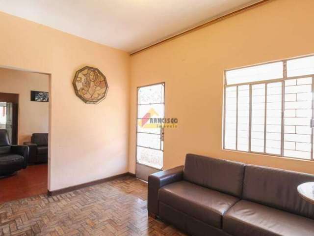 Casa à venda, 3 quartos, 1 suíte, 3 vagas, Porto Velho - Divinópolis/MG