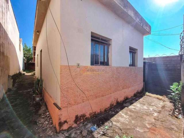 Casa à venda, 2 quartos, 1 vaga, Bom Pastor - Divinópolis/MG