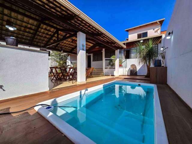 Casa à venda, 3 quartos, 1 suíte, 2 vagas, Vila Romana - Divinópolis/MG