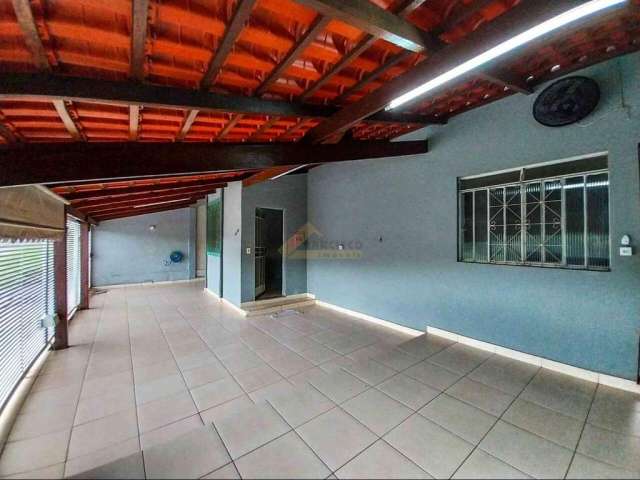 Casa à venda, 3 quartos, 1 suíte, 2 vagas, São Sebastião - Divinópolis/MG