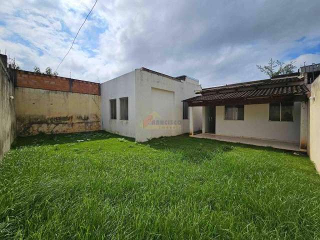 Casa para aluguel, 3 quartos, 1 suíte, 2 vagas, Nova Holanda - Divinópolis/MG