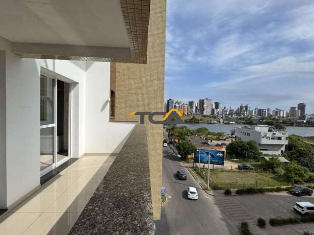 Apartamento duplex sendo 02 suítes com sacada e vista para o Rio