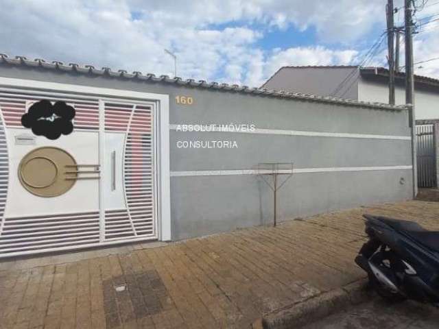 Vende-se esta linda casa no Jardim Flórida.