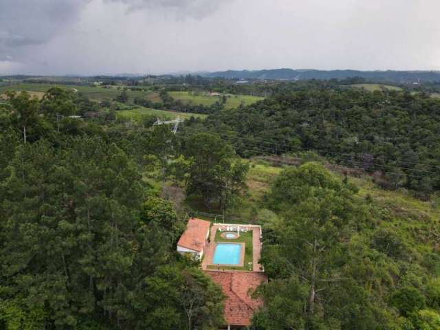 Fazenda / Sítio / Chácara com 4,93 Hectares, com 3 Nascentes em Guararema