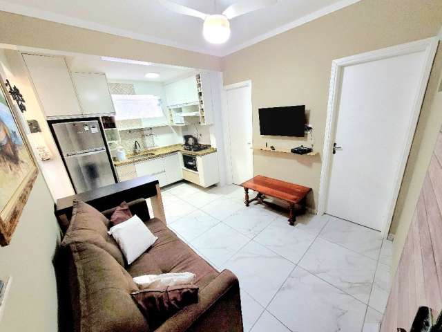 Apartamento Mobiliado e Reformado, 2 Quartos (1 Suíte), Frente ao Mar – José Menino, Santos/SP