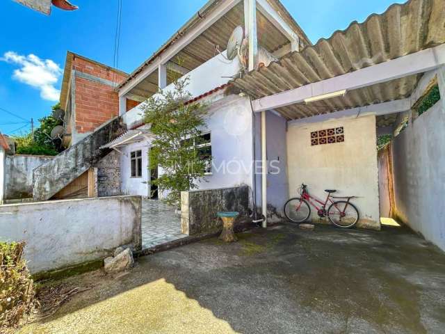 Casa com quintal em Jardim Primavera