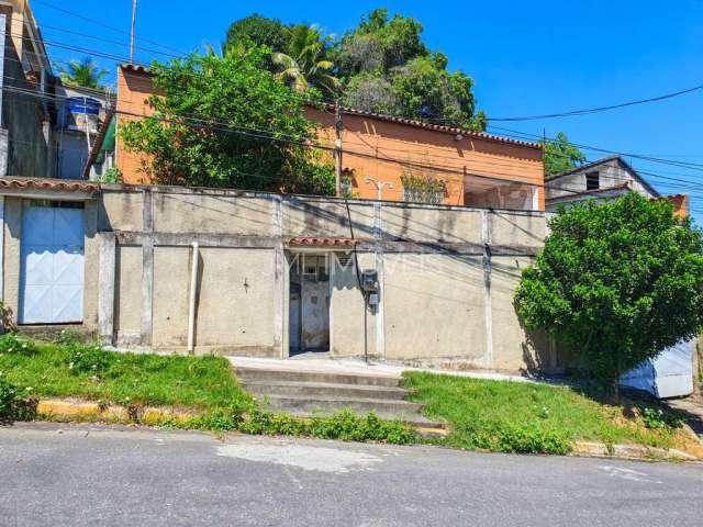 Duas casas com quintal em Jardim Primavera