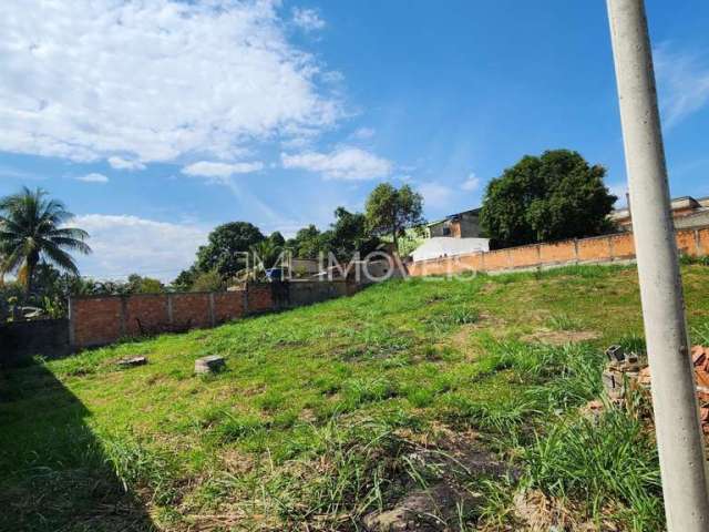 Lote / Terreno em Saracuruna  -  Duque de Caxias