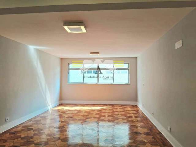 Apartamento Amplo e Reformado de 145m²  à venda, 4 dormitórios, sendo 3 suítes, localizado à 600m d