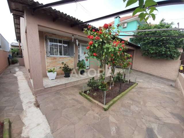 Casa térrea com 2 (dois) dormitórios, localizado no bairro São José em Canoas.