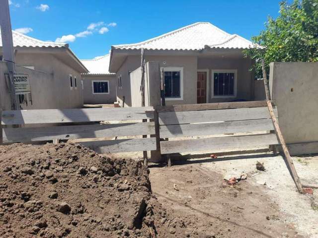 'Excelentes casas em término de construção a 100 m da lagoa'