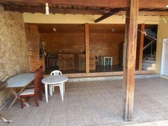 Casa para Venda em Macaé, Jardim Santo Antônio, 3 dormitórios, 1 suíte, 3 banheiros, 2 vagas