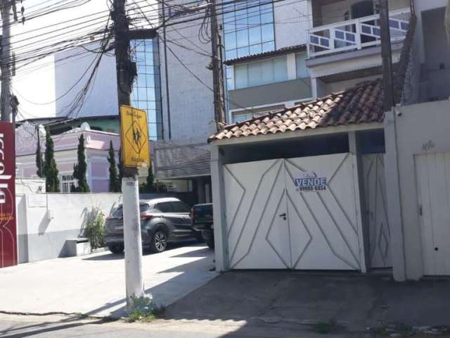 Casa Comercial para Venda em Macaé, Centro, 8 dormitórios, 5 suítes, 9 banheiros, 1 vaga