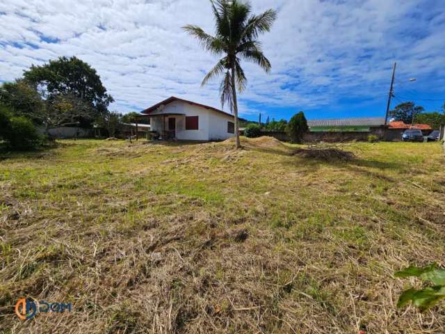 Terreno com 2000m², aproximadamente 1,8 km da Praia da Cachoeira do Bom Jesus, Florianópolis/SC.