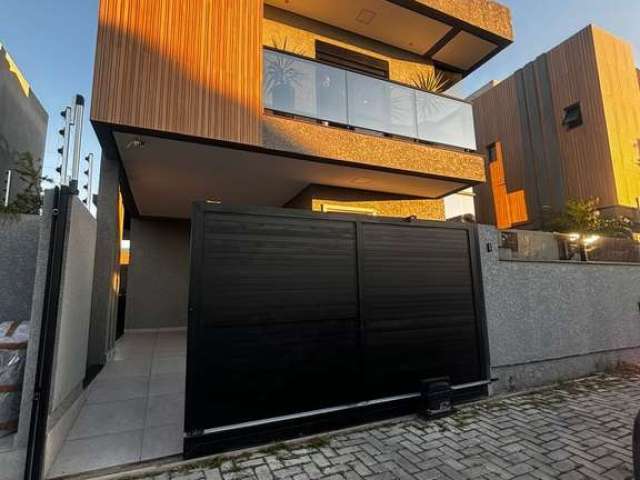 Casa à venda no bairro Ingleses do Rio Vermelho - Florianópolis/SC