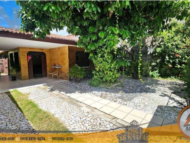 Casa com 4 dormitórios à venda, 250 m² por R$ 899.000,00 - Montese - Fortaleza/CE