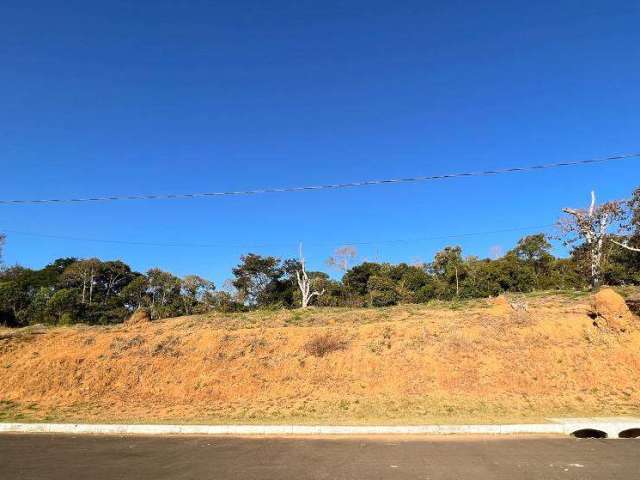 Terreno com 1100 m², no Village Salvaterra - Juiz de Fora - MG