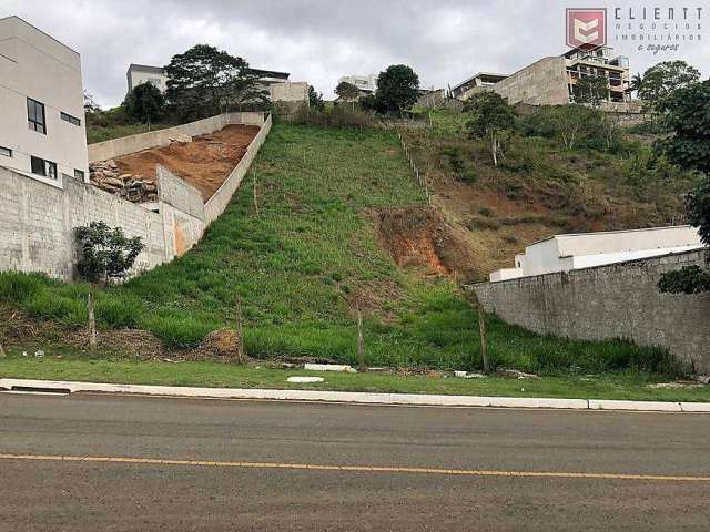 Terreno com 1303 m², no Condomínio Portal do Aeroporto, estuda permuta.