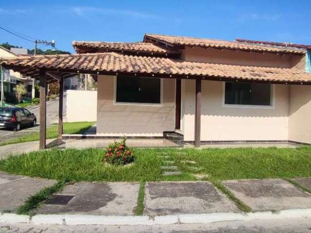 Casa com 2 dormitórios para alugar, 100 m² por R$ 2.126/mês - Arsenal - São Gonçalo/RJ