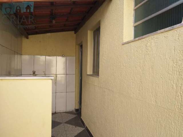 Casa para Locação em Ribeirão das Neves, Veneza, 2 dormitórios, 1 banheiro, 1 vaga