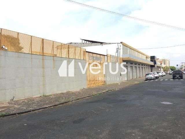 Ponto comercial com 20 salas para alugar no Martins, Uberlândia  por R$ 42.000