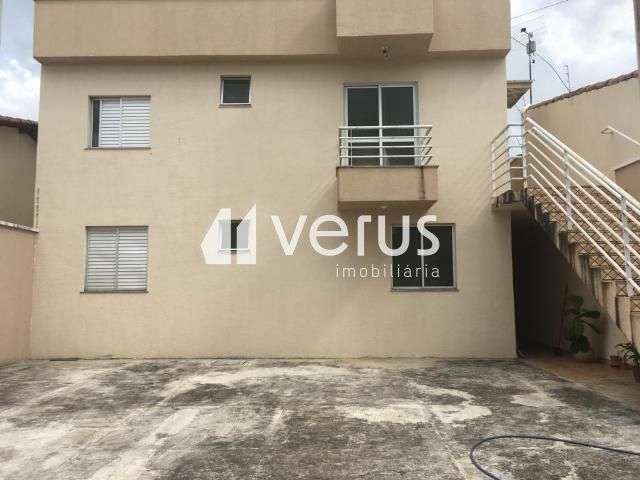 Apartamento com 3 quartos para alugar no Planalto, Uberlândia  por R$ 1.250