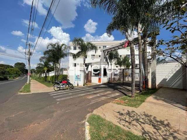 Apartamento com 2 quartos para alugar no Chácaras Tubalina e Quartel, Uberlândia  por R$ 1.100