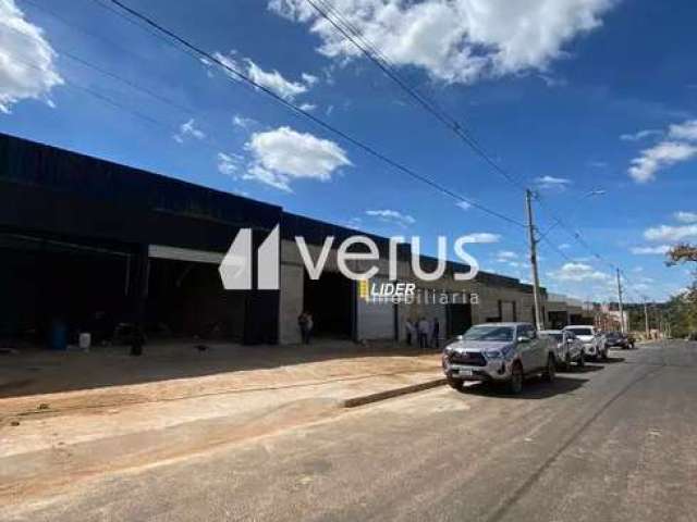 Barracão / Galpão / Depósito para alugar no Shopping Park, Uberlândia  por R$ 5.500