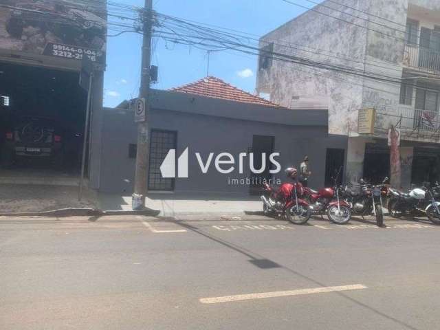 Casa comercial com 5 salas para alugar no Custódio Pereira, Uberlândia  por R$ 3.000