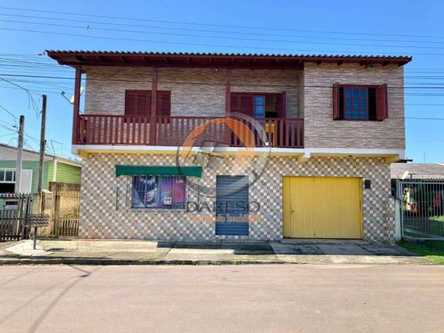 Casa de alvenaria ampla com 3 dormitórios e sala comercial