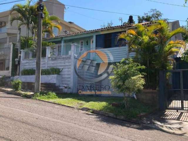 Casa de Alvenaria no Lot. Jardim Anchieta com 3 dorm.