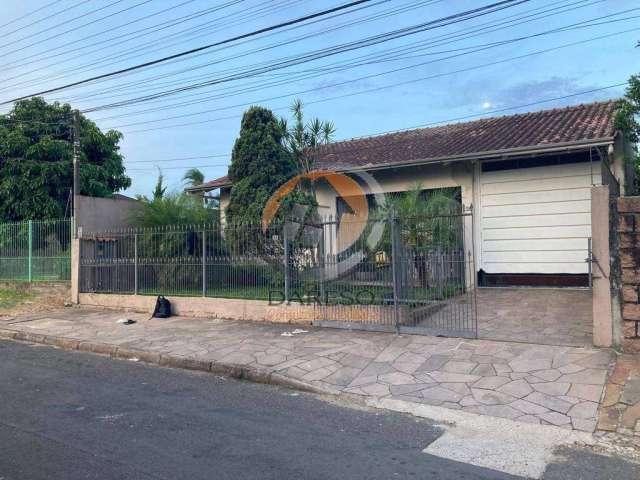 Linda casa de alvenaria com espaço gourmet, piscina e energia solar