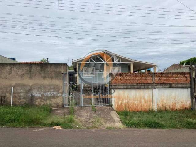 Casa de madeira com 3 dormitórios  e piscina próximo à rs-118