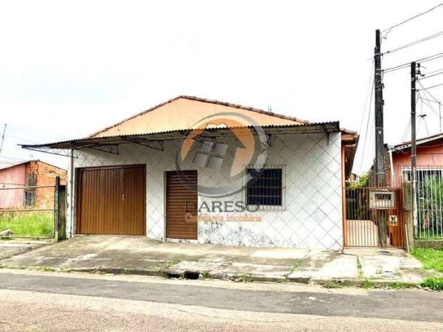 Casa de alvenaria com 2 dorm. e sala comercial em localização privilegiada