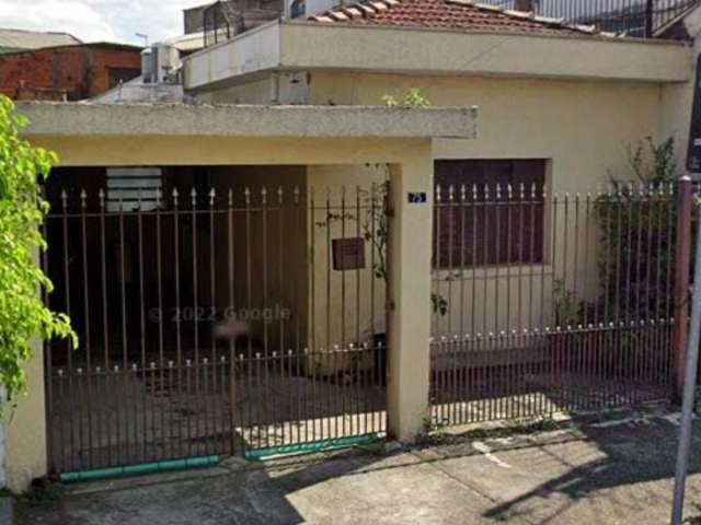 Casa térrea com 3 dormitórios, sala, cozinha, 2wc, escritório, 2 vagas.