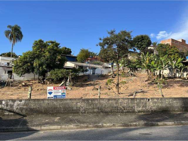 Terreno de esquina com 1.454 m² em Ivoturucaia - Jundiaí-SP