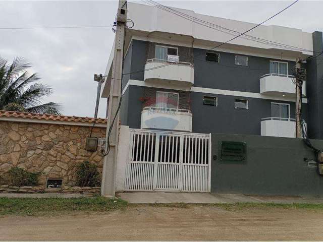 Apartamento à venda com 2 quartos no bairro fluminense em são pedro da aldeia-rj.