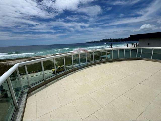 Casa à Venda no Foguete - Cabo Frio - Frente para a Praia